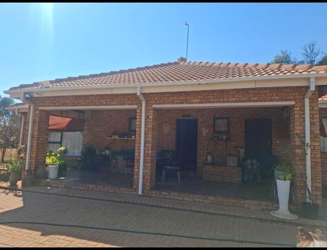 17,131M² SMALLHOLDING FOR SALE IN HILLSIDE